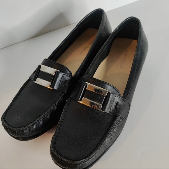 Women's Hush Puppies Bal Harbour
Black Leather Loafers Silver Buckle
Size 8 - Picture 4 of 7